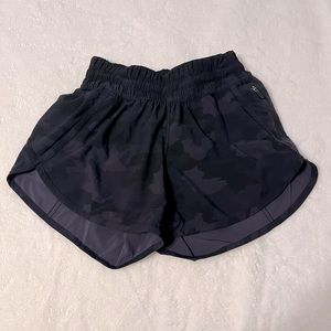 lululemon black camo tracker shorts 4”